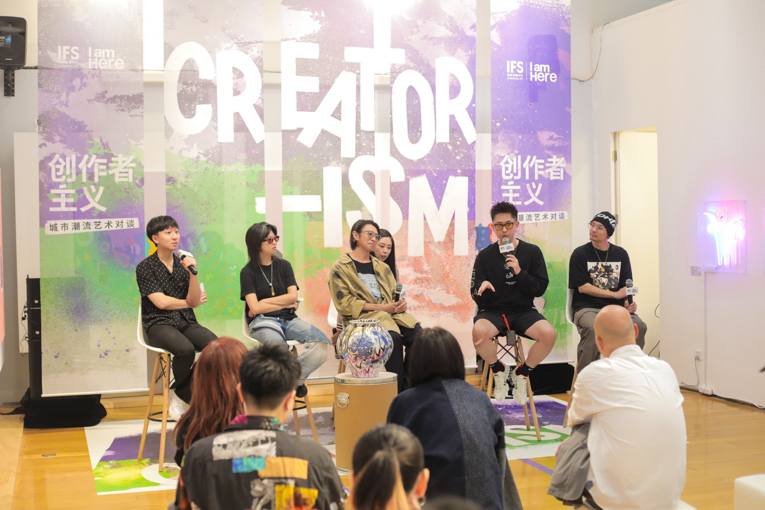 艺术家神山隆二携手国内艺术家共创巨幅涂鸦