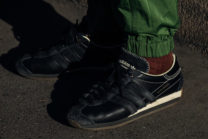 Street Style: 2024 春夏巴黎时装周街头鞋款趋势 Street Style: 2024 春夏巴黎时装周街头鞋款趋势