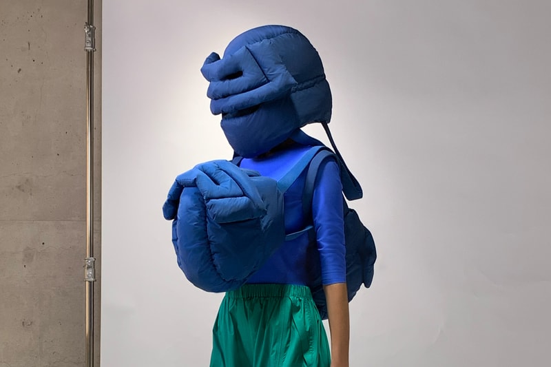 Dingyun Zhang 释出最新作「Blue Reflex Helmet Bag」蓝色反光头盔包