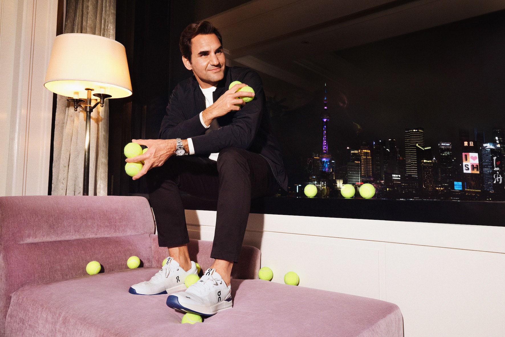Roger Federer 参观 On 上海新天地店