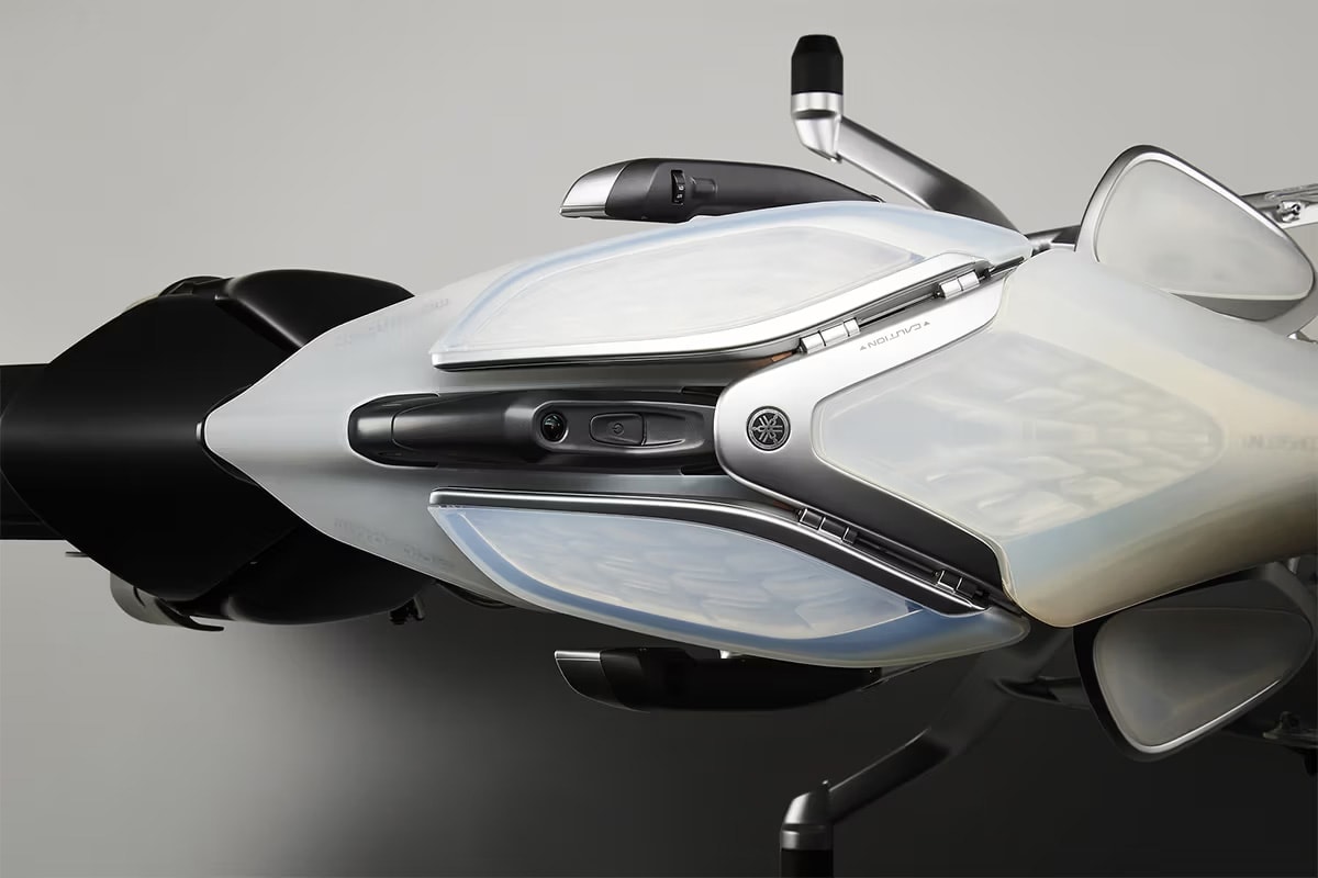 YAMAHA 發表全新電能概念機車 MOTOROiD2