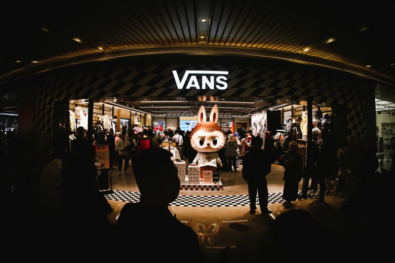 走进 Vans 北京三里屯全新线下门店