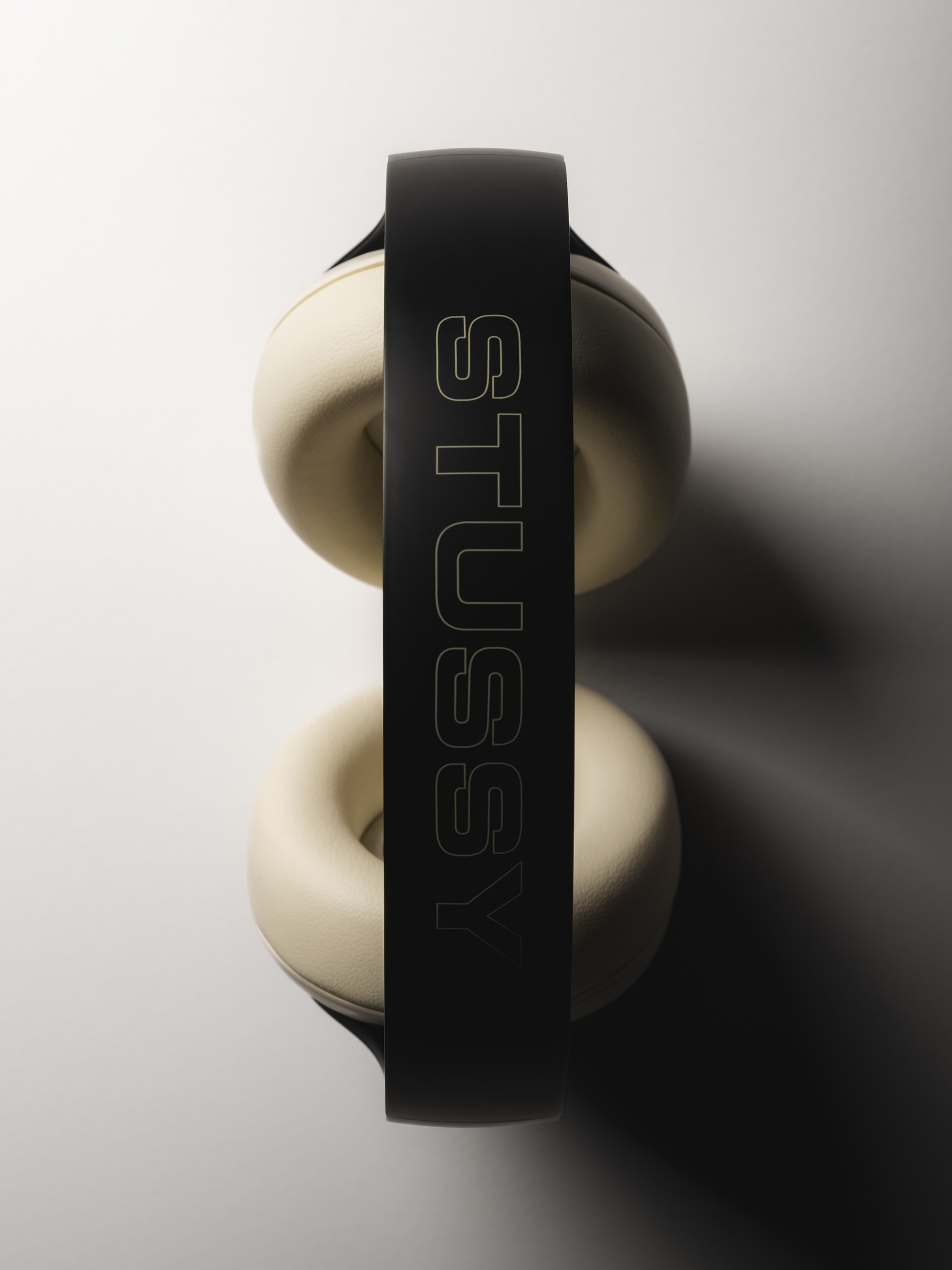 BEATS 携手 Stüssy 打造 BEATS STUDIO PRO 合作款头戴式耳机