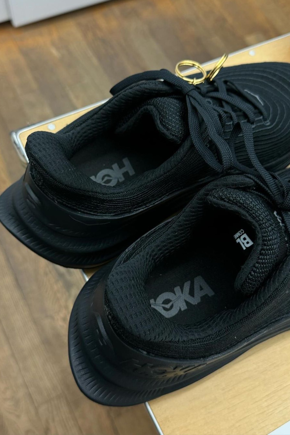 BLACK COMME des GARÇONS x HOKA 最新聯名鞋款率先亮相