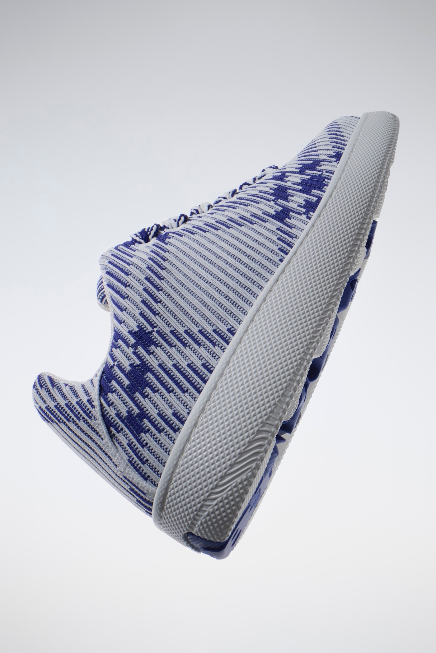 Burberry 释出全新 Box Sneakers 运动鞋系列