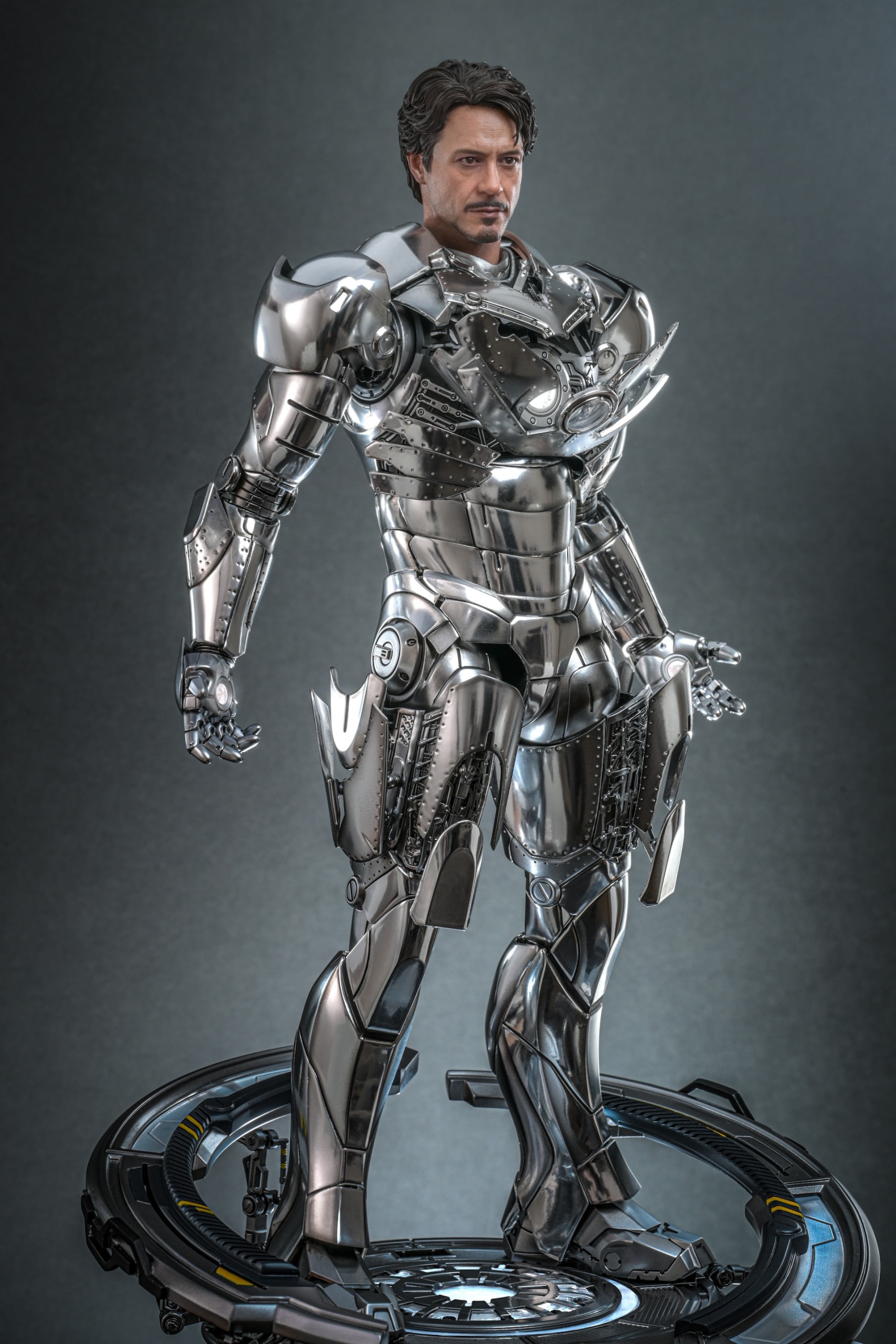 Hot Toys 最新 Iron Man Mark II（2.0）全新合金版本登場