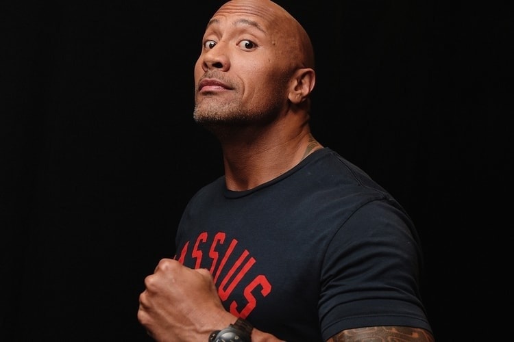 巨石强森 Dwayne Johnson 惊喜现身《WWE Raw》