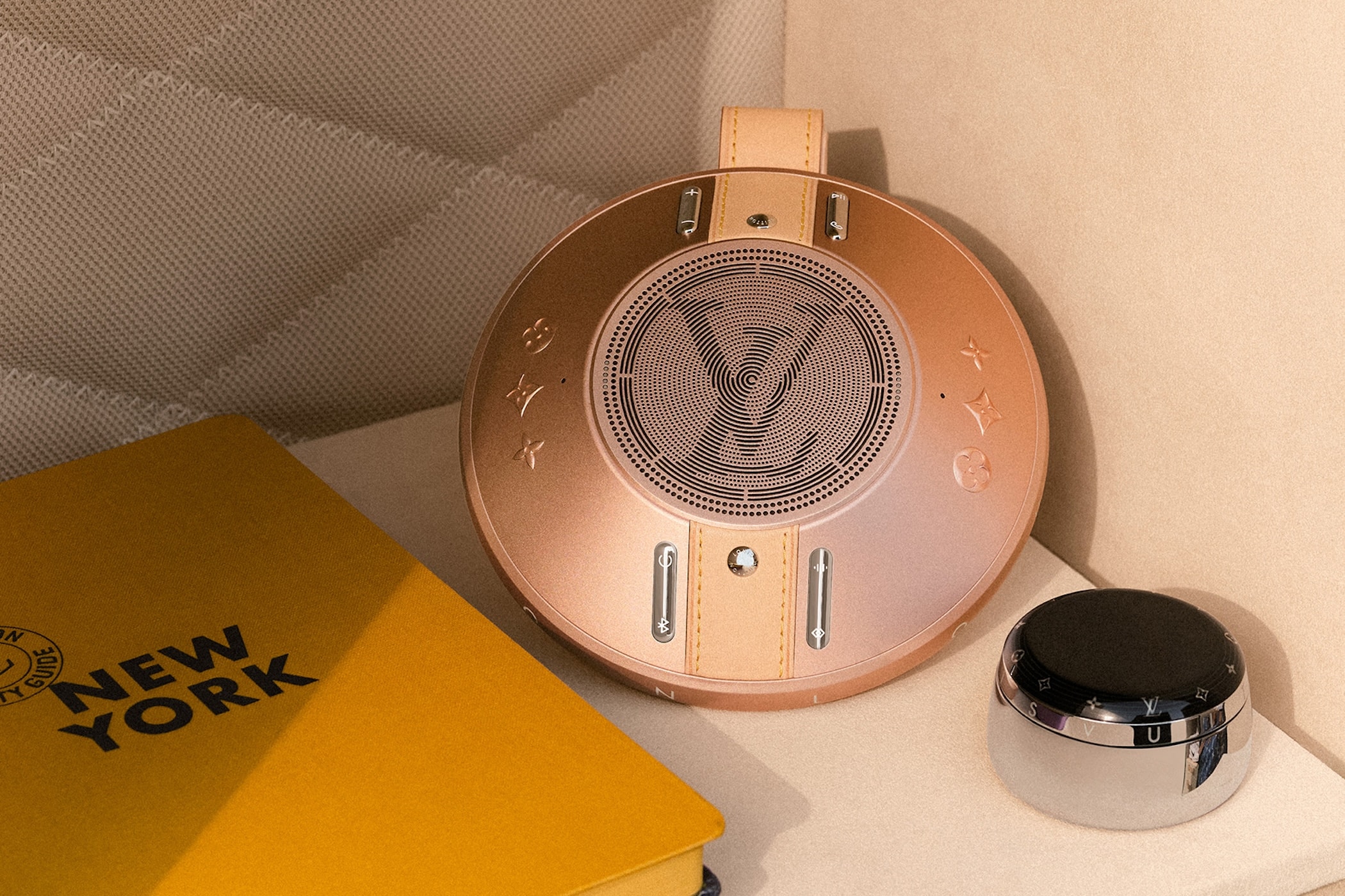 Louis Vuitton 携手 Carlos Alcaraz 推出 Malle Vestiaire 衣帽箱