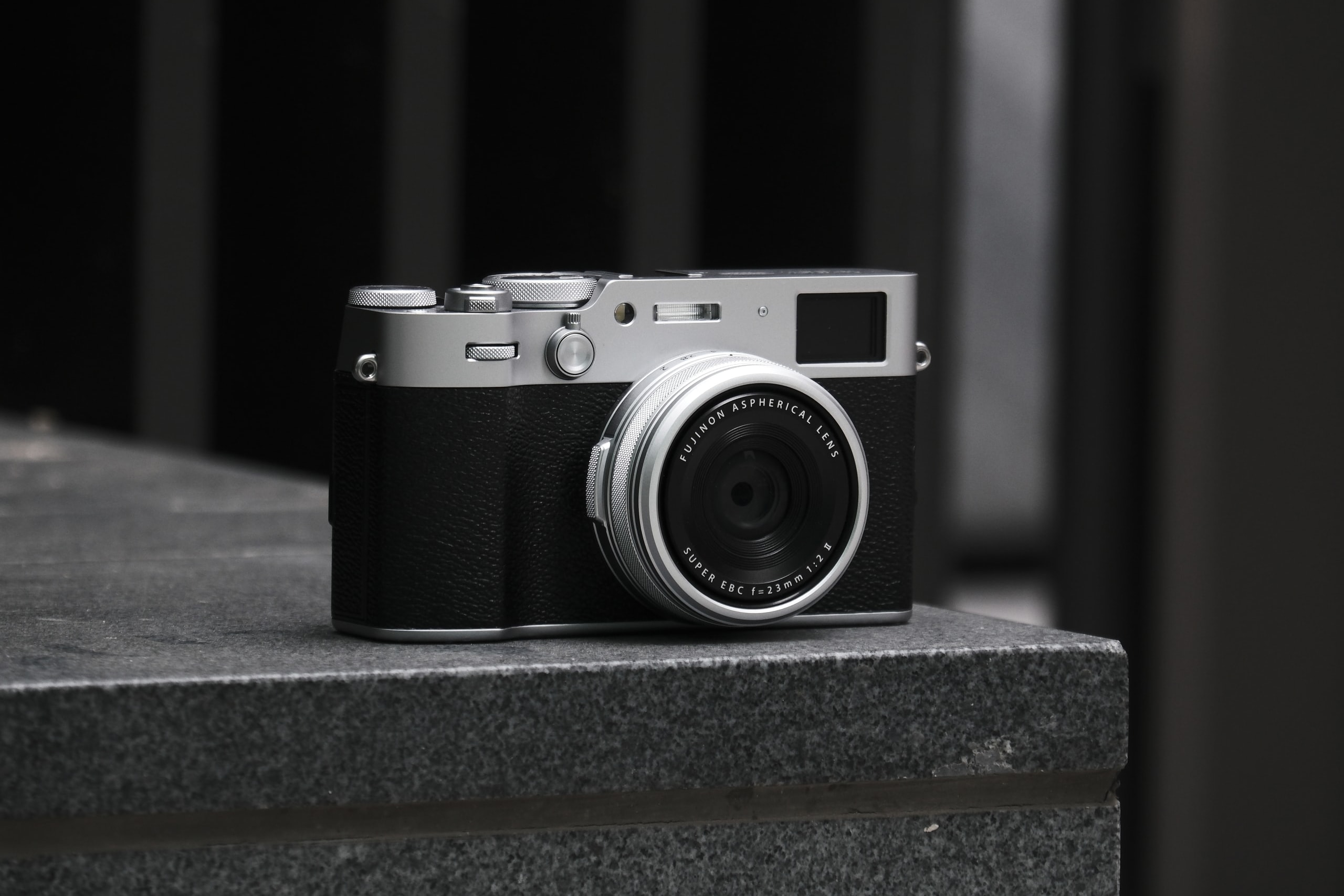 Fujifilm 发布全新掌上型相機 X100VI