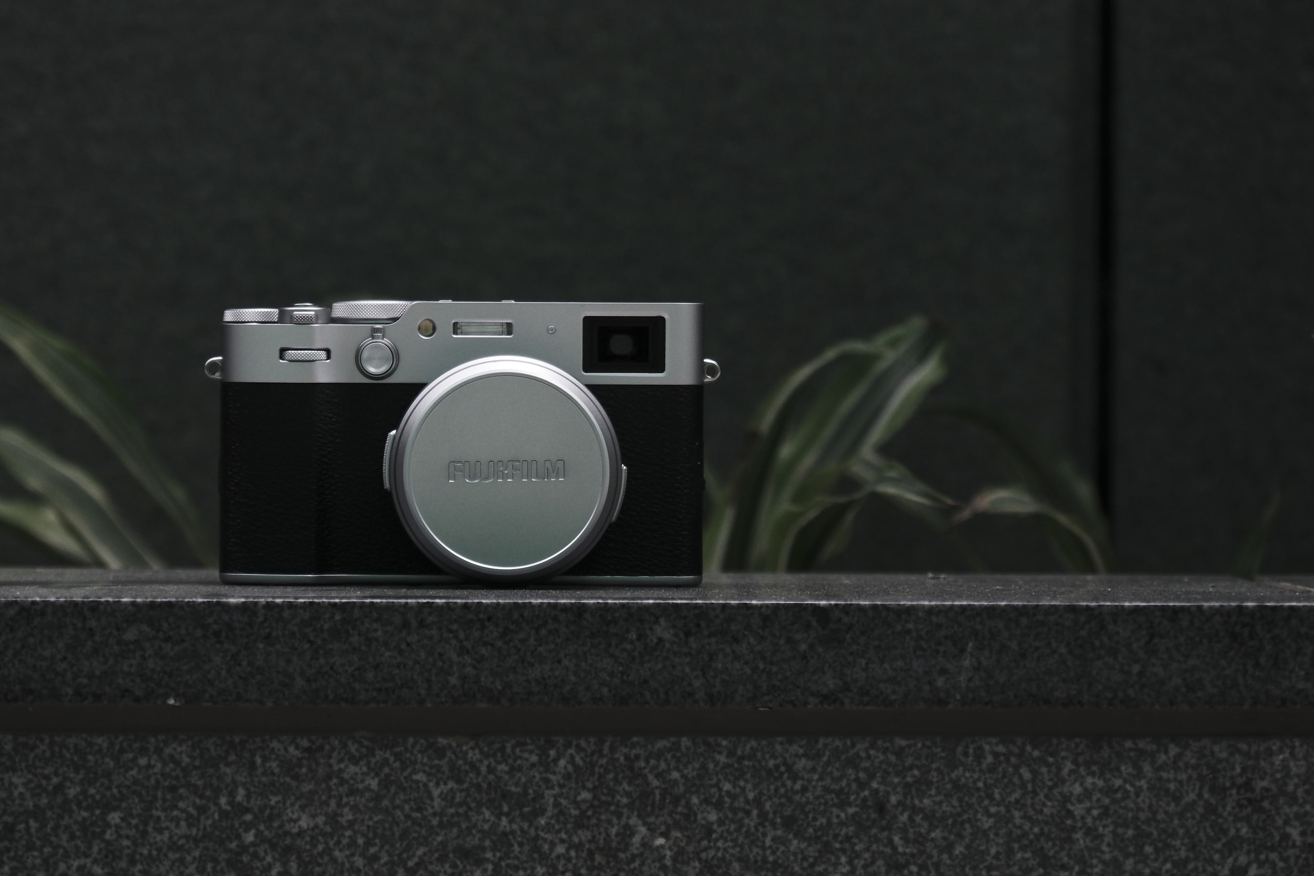 Fujifilm 发布全新掌上型相機 X100VI