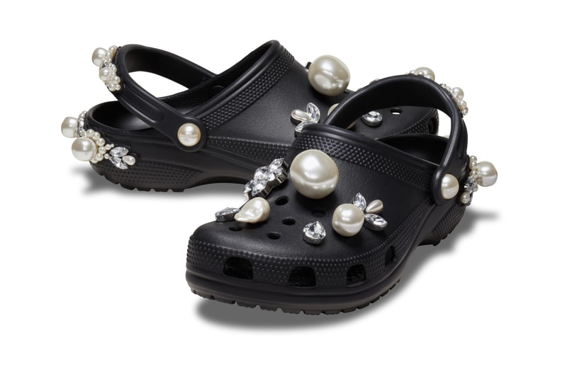 Crocs 携手 Simone Rocha 推出全新联名系列 Crocs 携手 Simone Rocha 推出全新联名系列