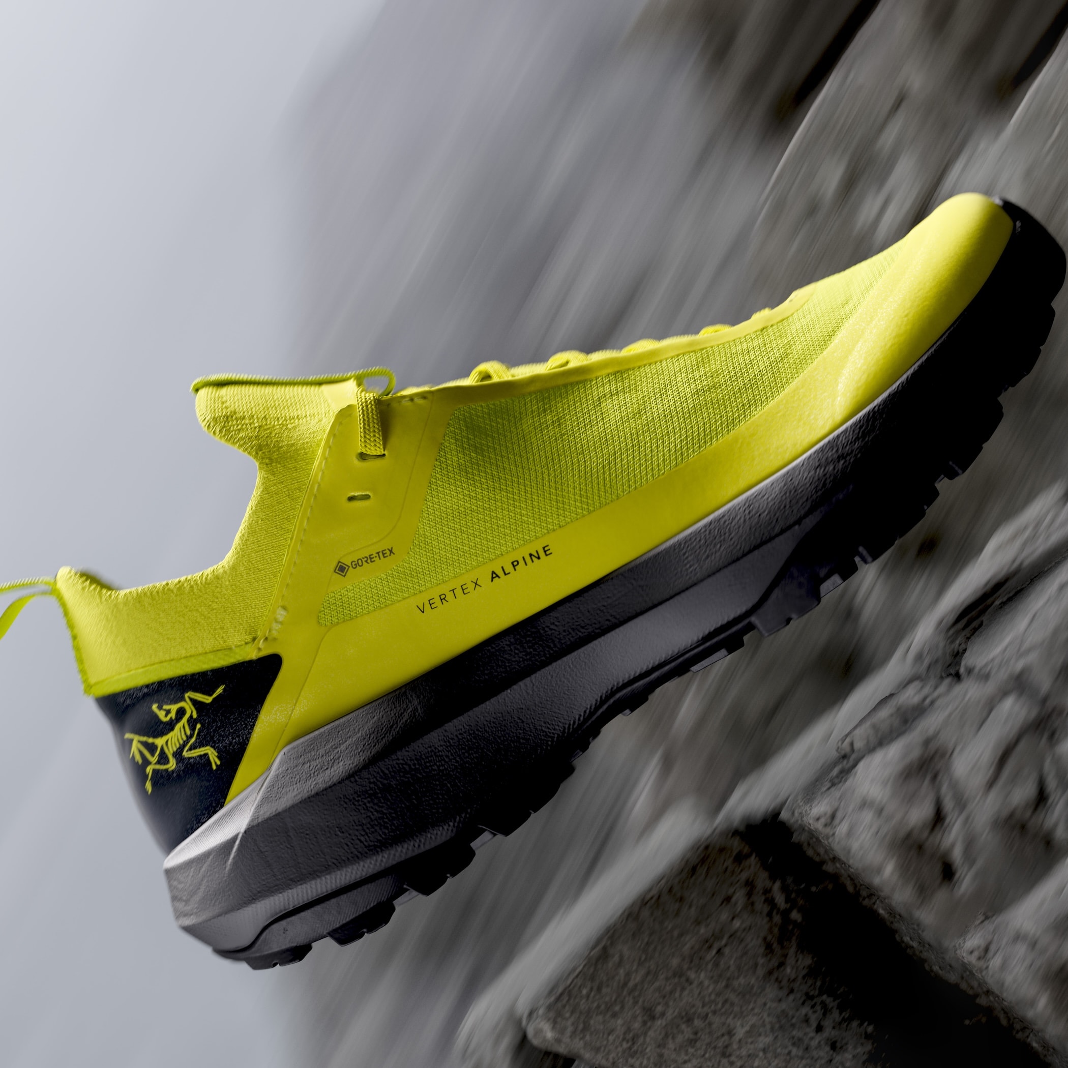 ARC'TERYX 推出首个自主设计鞋履系列