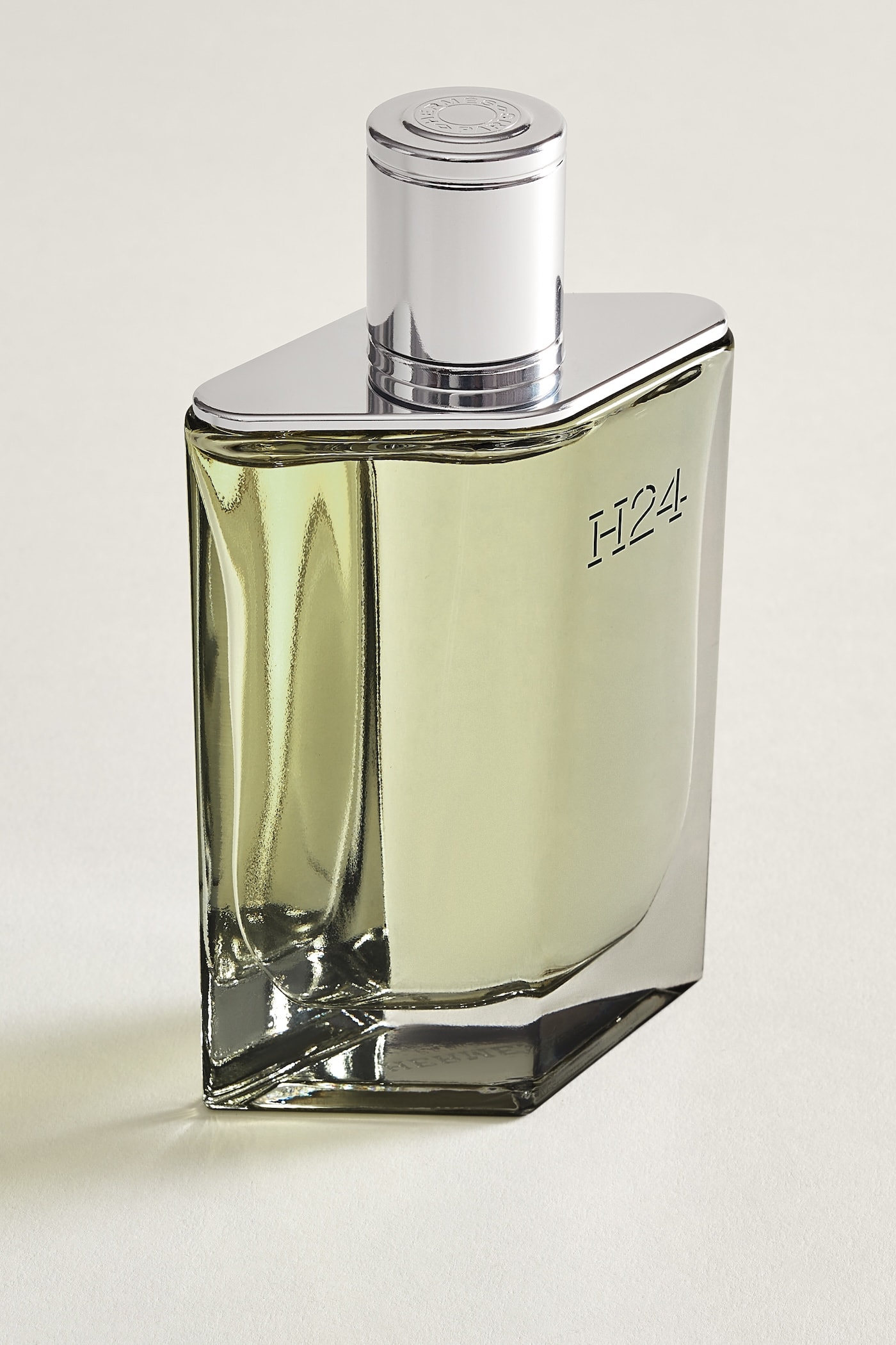 Hermès 推出全新 H24 淡香精香氛系列