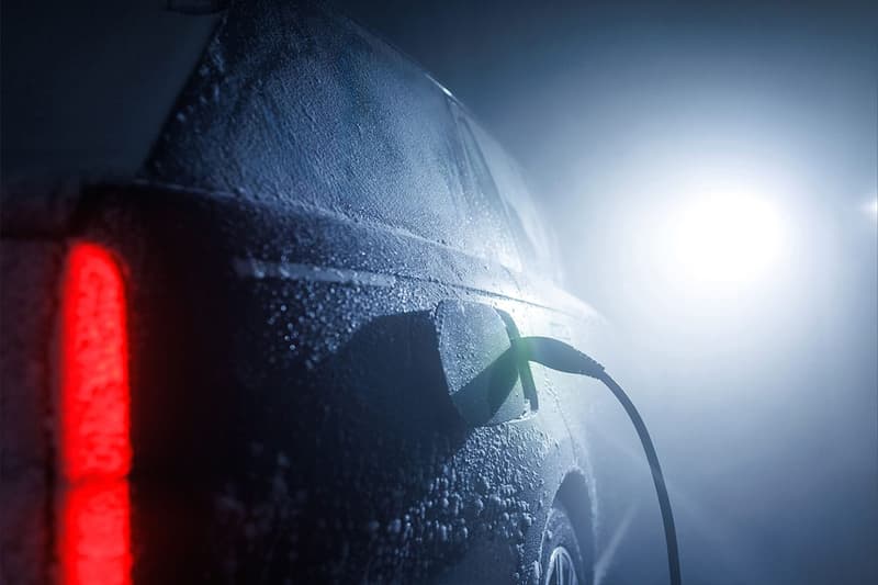 首款电能化 Range Rover 原型车于北极圈展开测试