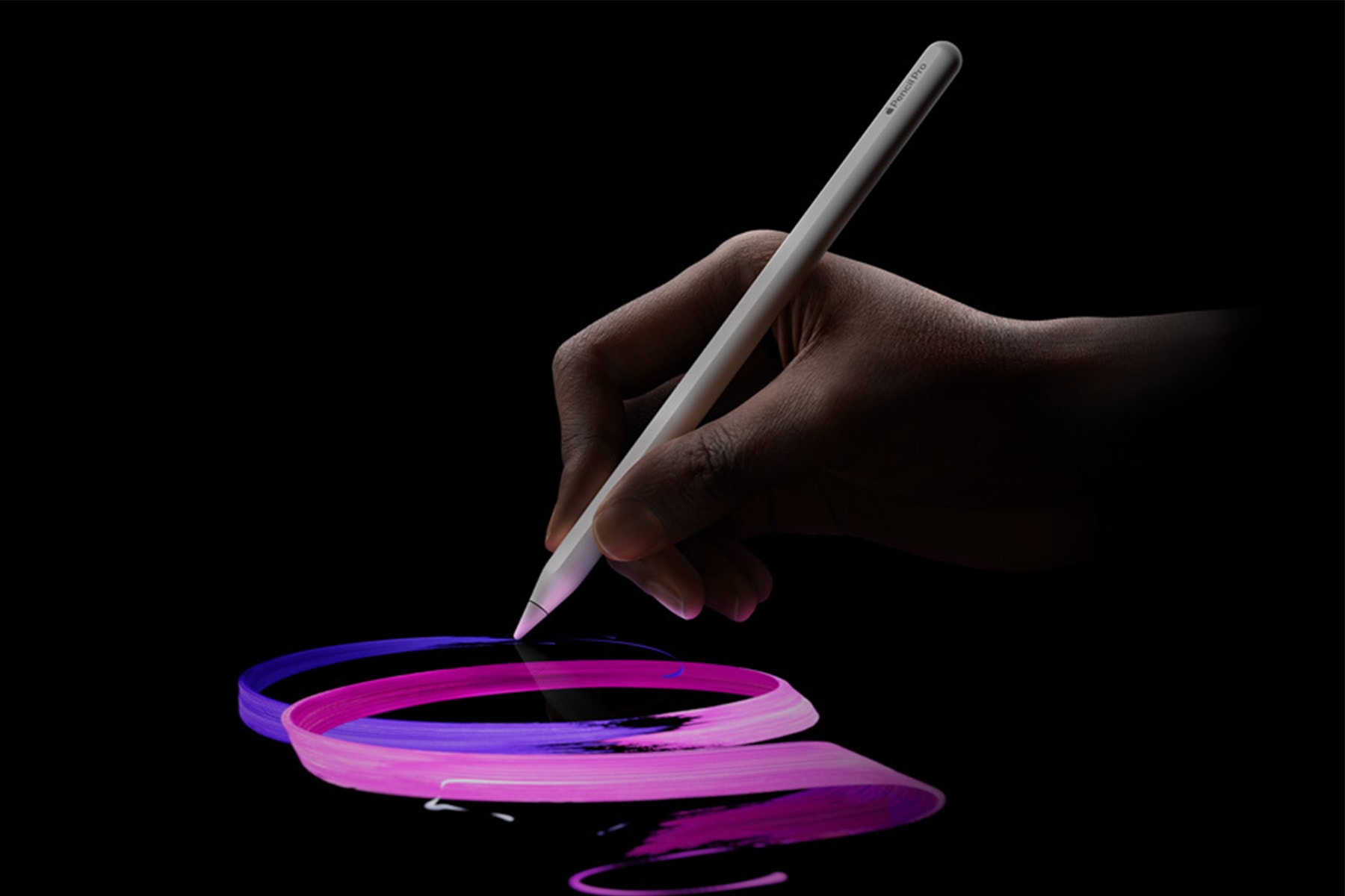 將創意化為現實，Apple 推出全新 Pencil Pro、妙控鍵盤與智能型摺套