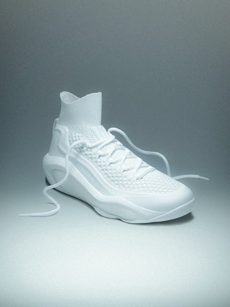EQLZ 推出全新 247 篮球鞋系列
