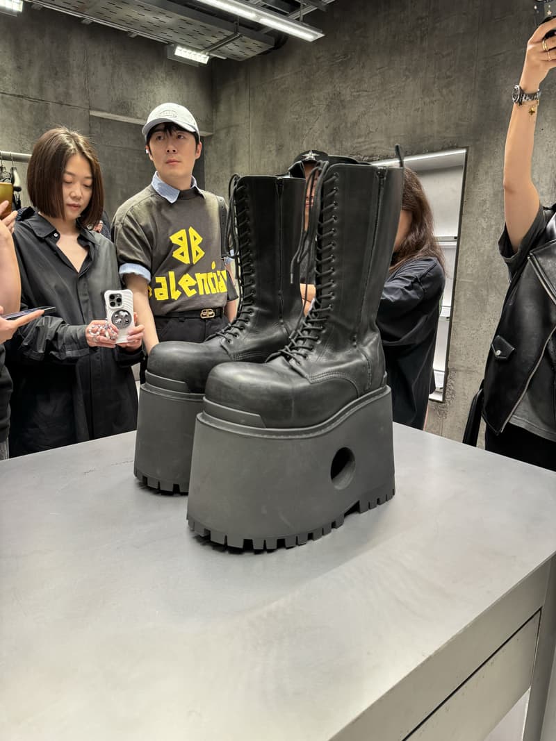 率先预览 Balenciaga 2025 春季系列单品