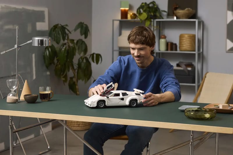 LEGO 推出經典車型 Lamborghini Countach 5000 Quattrovalvole 積木模型