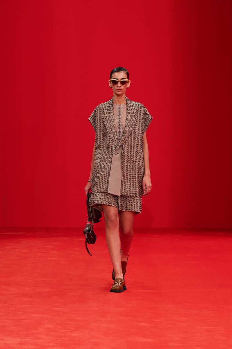 DHRUV KAPOOR 發佈 2025 春夏系列大秀