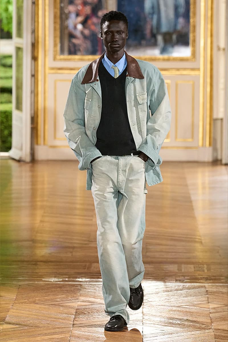 AURALEE 發佈 2025 春夏系列大秀