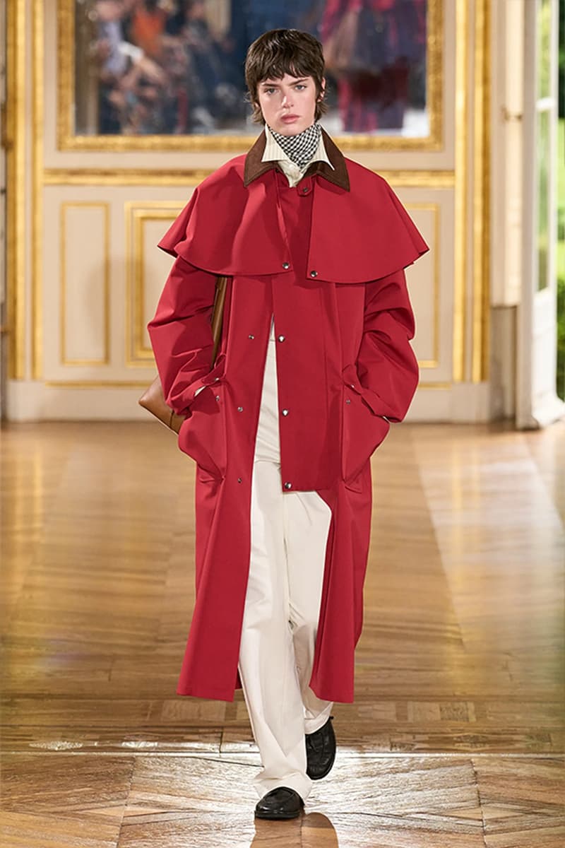 AURALEE 發佈 2025 春夏系列大秀