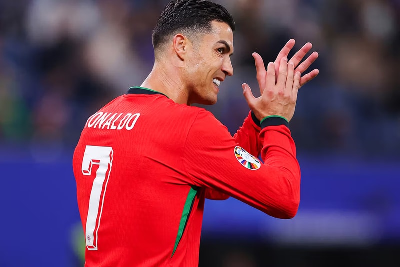Cristiano Ronaldo 成为史上最速破百万订阅 YouTube 频道 Cristiano Ronaldo 成为史上最速破百万订阅 YouTube 频道
