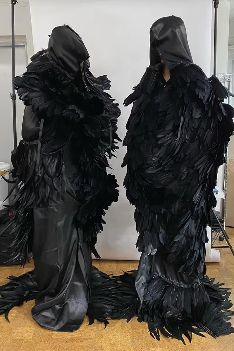 是誰設計 Ty Dolla $ign 於《VULTURES》韓國試聽會身着的「鷲鷹」羽毛服裝？