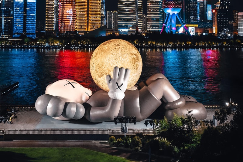 KAWS 与 AllRightsReserved 呈献《KAWS:HOLIDAY》上海站 KAWS 与 AllRightsReserved 呈献《KAWS:HOLIDAY》上海站