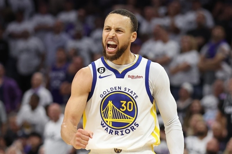 Stephen Curry 與 Golden State Warriors 簽下一年延長合約