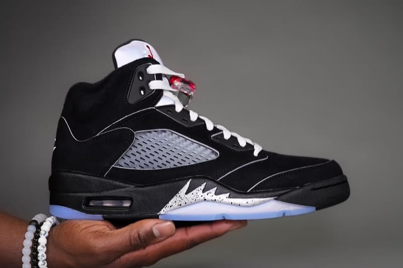 近赏 Air Jordan 5 最新复刻配色「Black Metallic Reimagined」 近赏 Air Jordan 5 最新复刻配色「Black Metallic Reimagined」