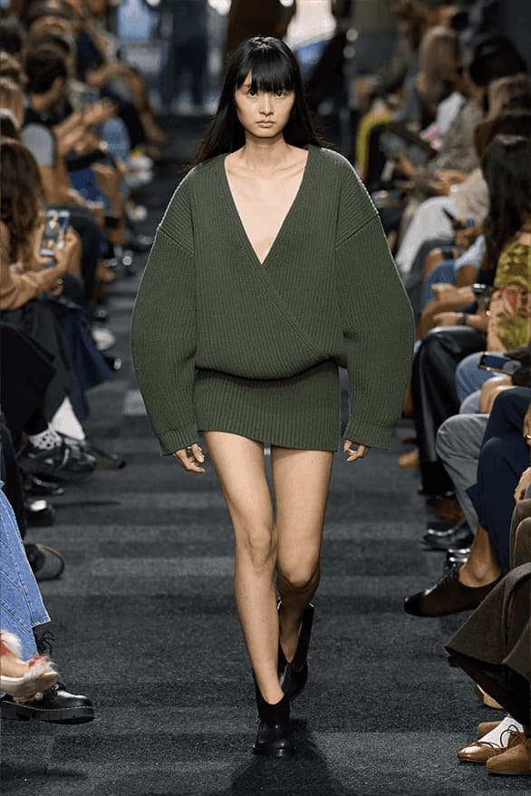 JW Anderson 2025 春夏女裝系列大秀登場