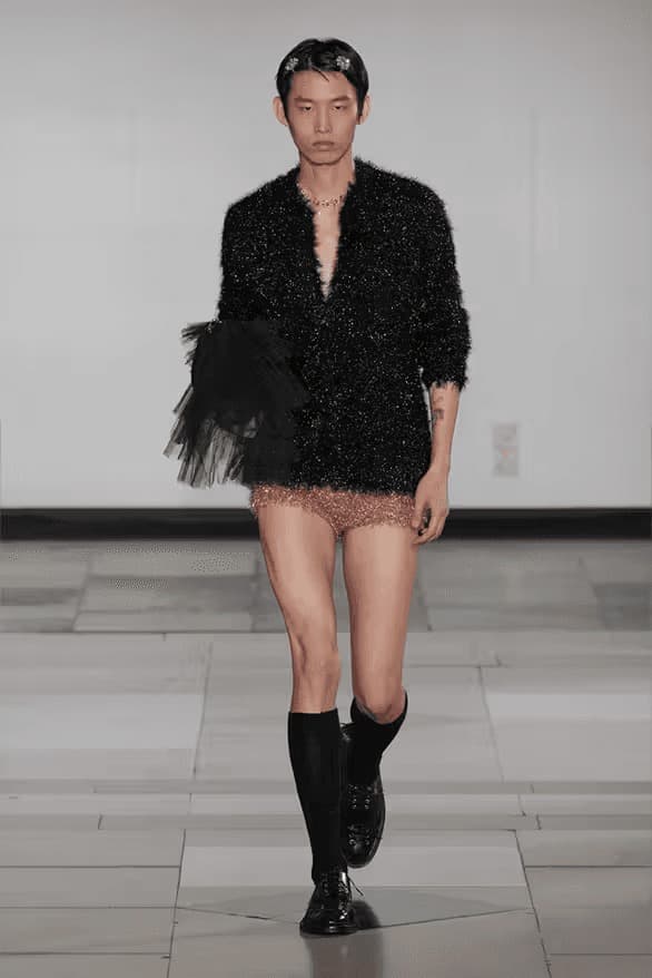 Simone Rocha 發佈 2025 全新春夏系列大秀