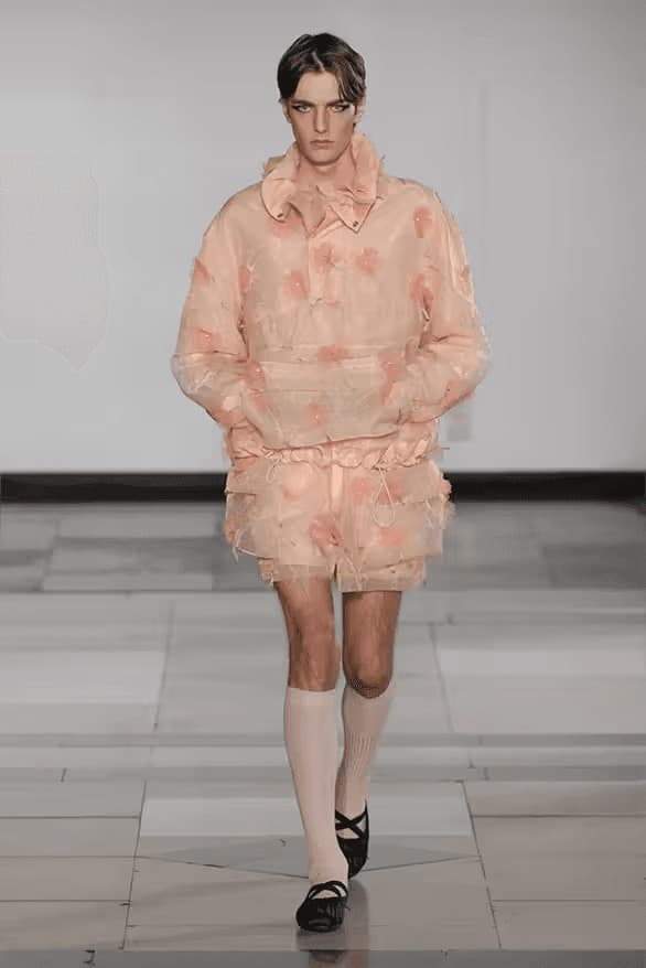 Simone Rocha 發佈 2025 全新春夏系列大秀