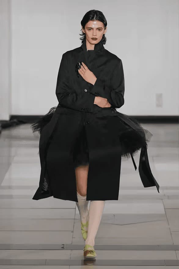 Simone Rocha 發佈 2025 全新春夏系列大秀