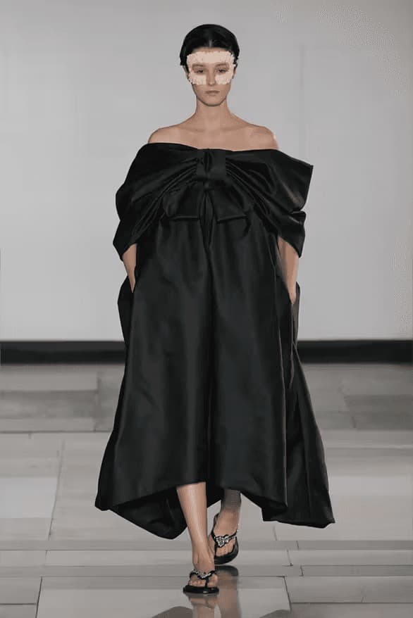 Simone Rocha 發佈 2025 全新春夏系列大秀