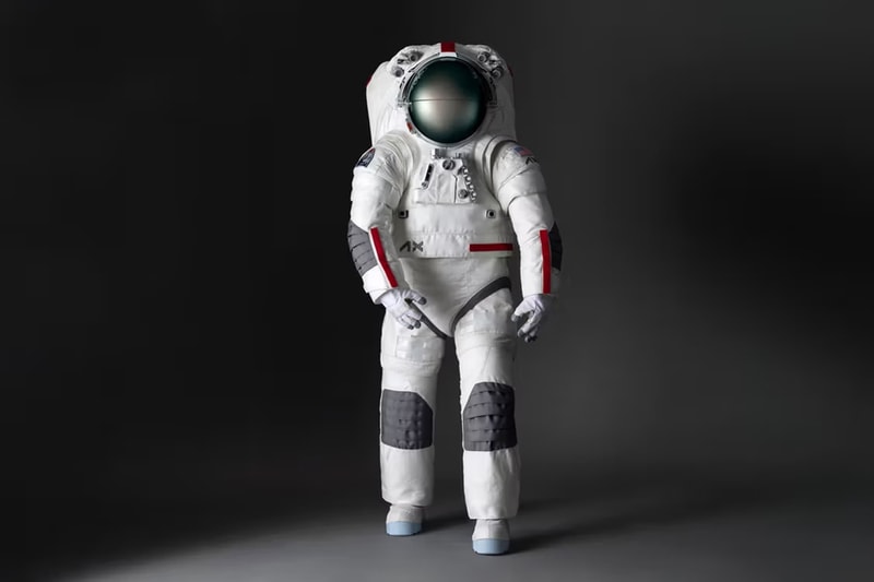 Prada 携手 Axiom Space 打造 NASA 最新登月任务「Artemis III」太空服飞行设计 Prada 携手 Axiom Space 打造 NASA 最新登月任务「Artemis III」太空服飞行设计