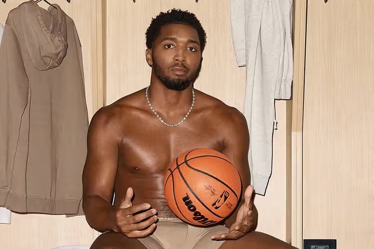 Donovan Mitchell 出镜 SKIMS 最新男士系列形象广告 Donovan Mitchell 出镜 SKIMS 最新男士系列形象广告