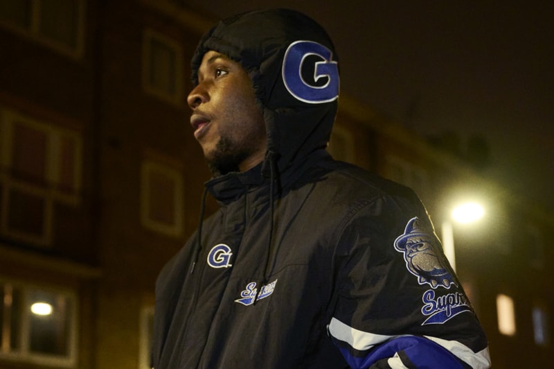 Supreme 携手 Mitchell & Ness 推出 NCAA 球队系列 Supreme 携手 Mitchell & Ness 推出 NCAA 球队系列