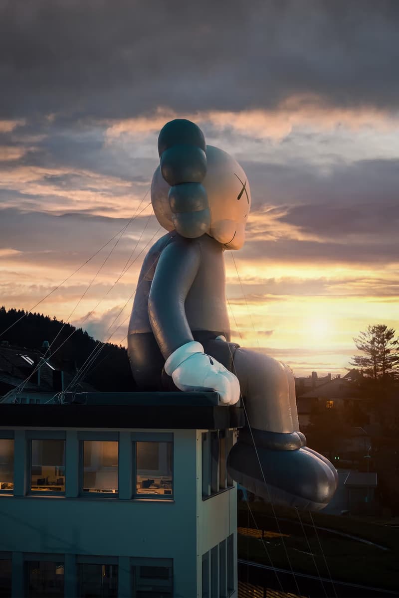 「KAWS:HOLIDAY」第十二站攜手 Audemars Piguet 登陸瑞士布拉蘇絲