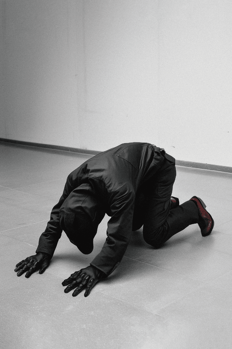 HOKOWISM 释出 2025 春夏「THEATRE」系列