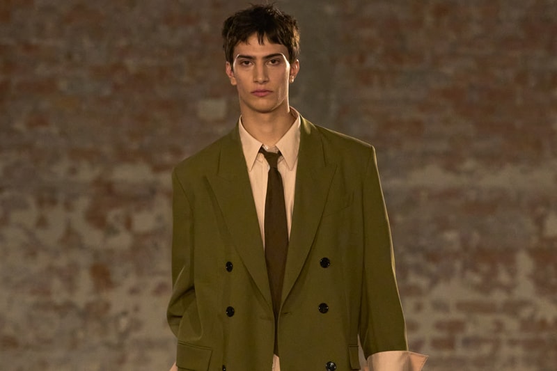 AMI 发布 2025 秋冬系列大秀 AMI 发布 2025 秋冬系列大秀