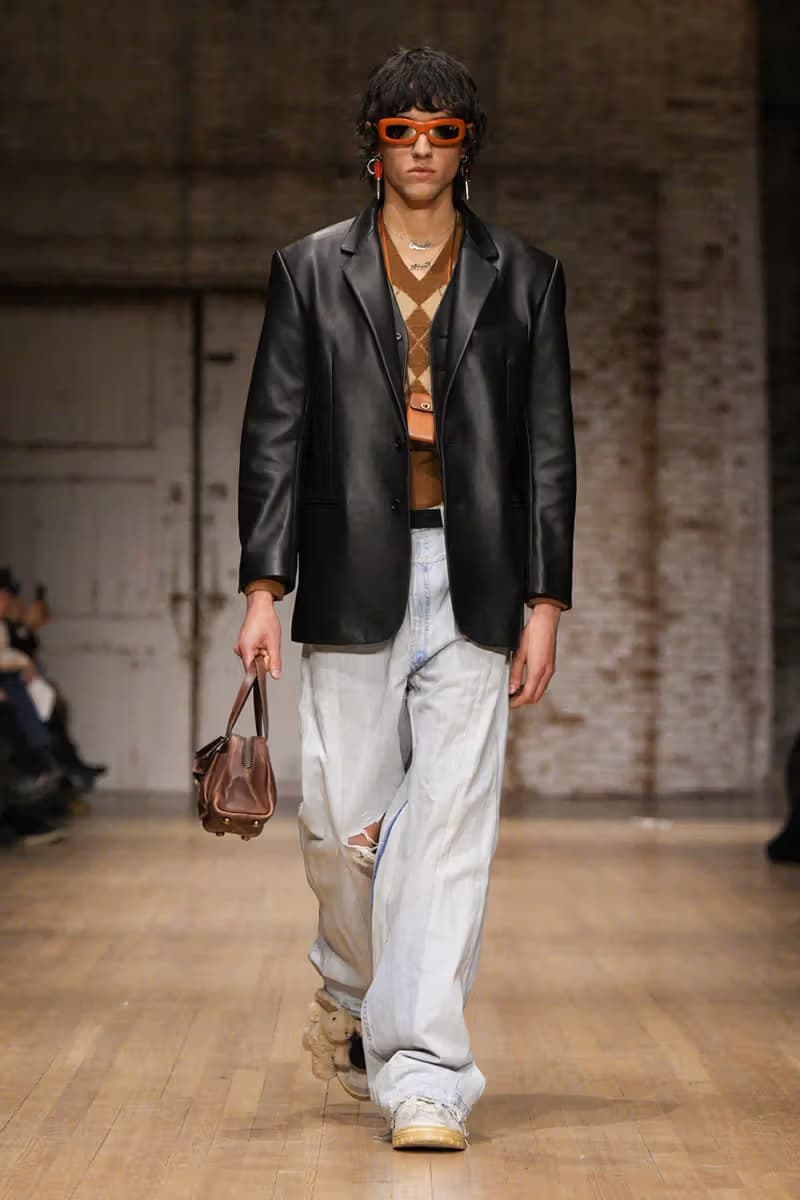 Coach 发布 2025 最新秋冬系列大秀