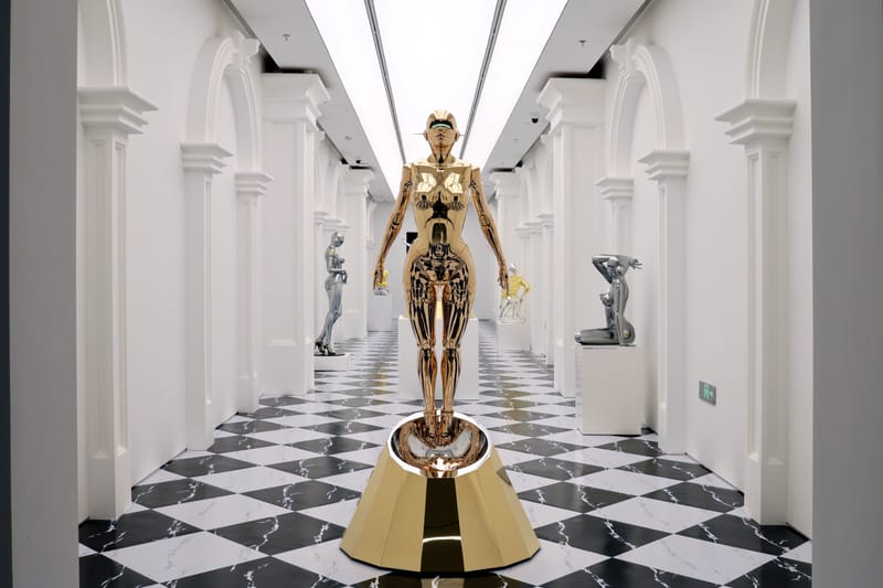 2025 空山基上海新展「光・透明・反射」正式开幕