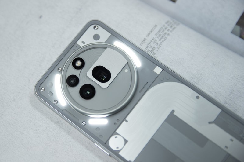 Hypebeast 率先近赏 Nothing Phone(3a) Pro Hypebeast 率先近赏 Nothing Phone(3a) Pro