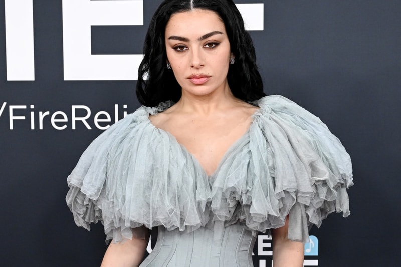 传言 Charli XCX 有望参演 Netflix 重启版《纳尼亚传奇》