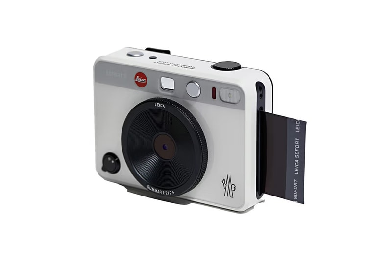 Moncler 携手 Leica 打造限量 100 台联名拍立得相机 Moncler 携手 Leica 打造限量 100 台联名拍立得相机