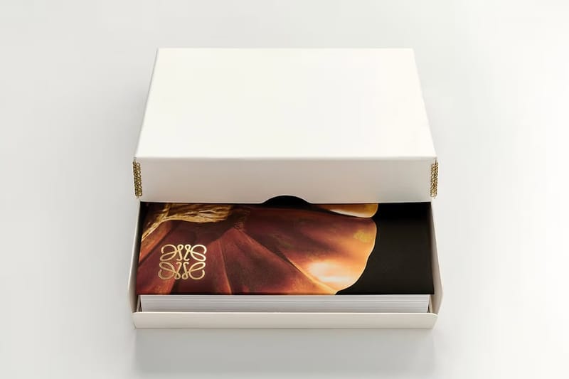 LOEWE 出版《Crafted World: Jonathan Anderson’s LOEWE》最新書籍