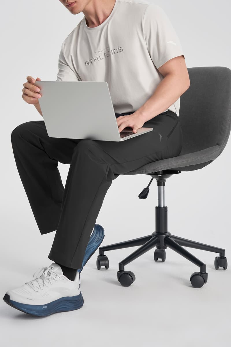 安踏推出全新 A-Flex 型动裤