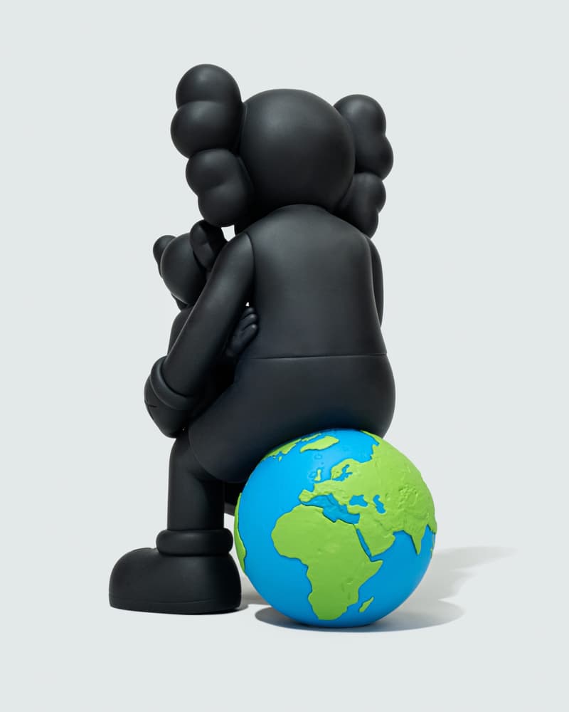 《KAWS:HOLIDAY》泰国站限量系列完整揭晓