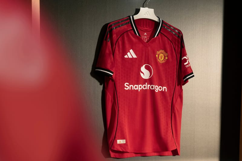 adidas 携手 Manchester United 发布 2025/26 赛季主场球衣